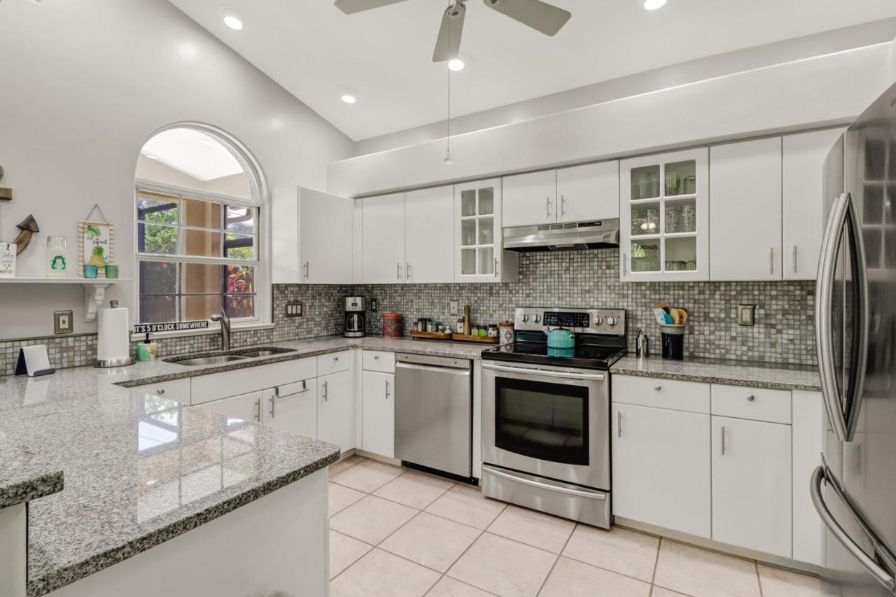 Cozy Beach House - 5 Minutes From Vanderbilt Beach North North Naples 외부 사진