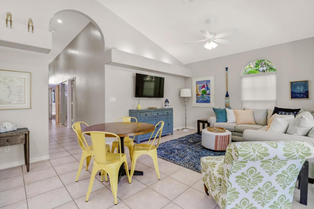 Cozy Beach House - 5 Minutes From Vanderbilt Beach North North Naples 외부 사진